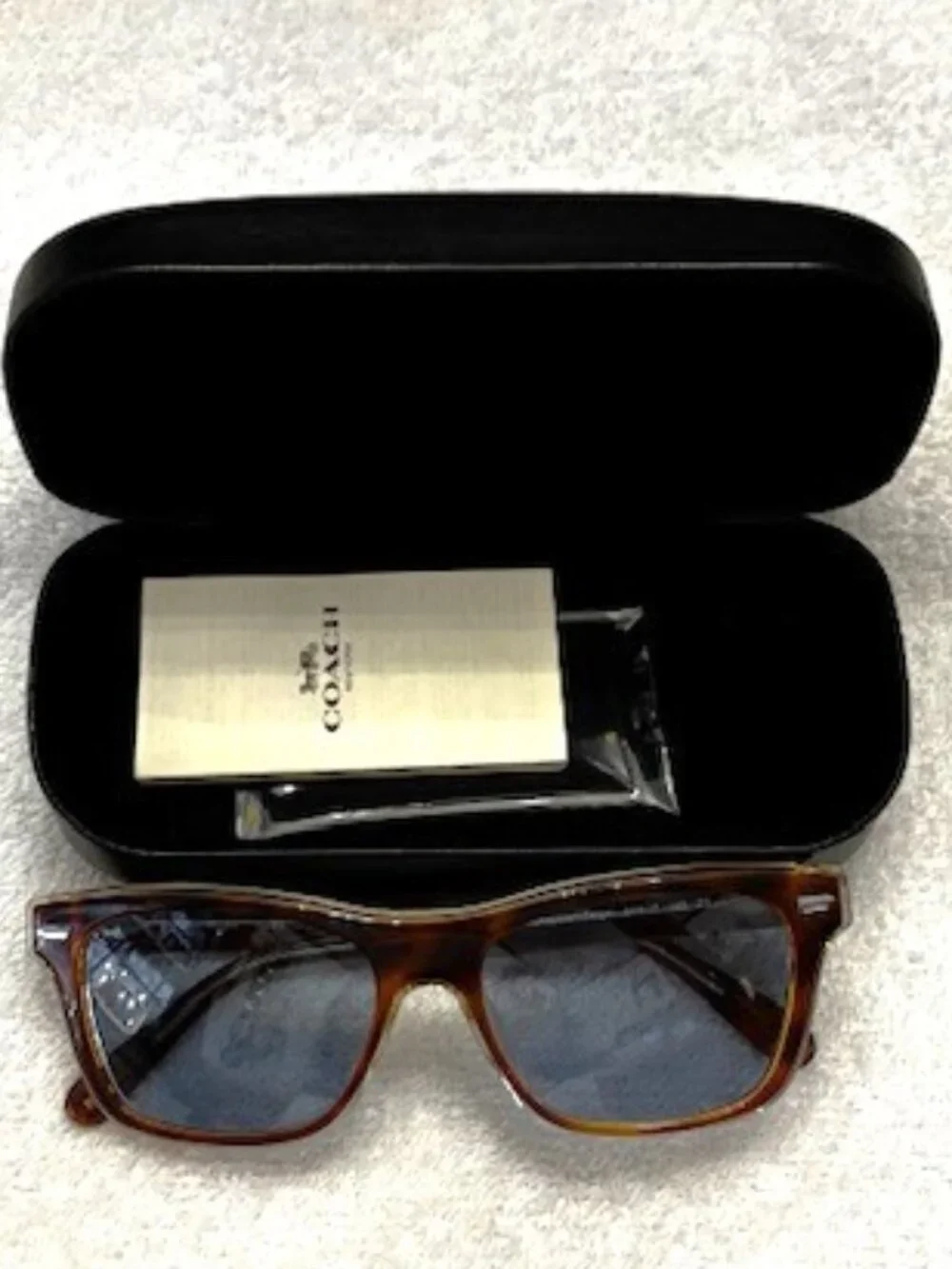 Coach tortoiseshell sunglasses with black logo case NWOT - Picture 2 of 9